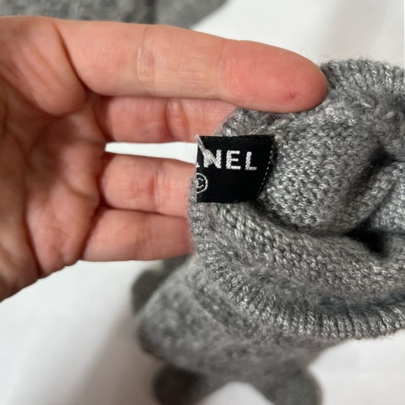 Chanel Gray 3 in 1 Fingerless & Finger Cashmere Silk Knit Tweed Gloves - Picture 10 of 12